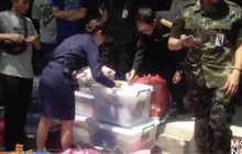 บุกตรวจจับแหล่งขายบุหรี่ไฟฟ้าย่านคลองถม