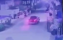 โลกออนไลน์แห่แชร์คลิปกระบะชนจยย.แล้วหนี วอนออกมารับผิดชอบ