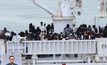 อิตาลีช่วยผู้อพยพ 770 คนจากเรือล่มกลางทะเล