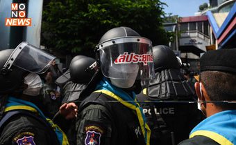 ตำรวจสกัดม็อบ ชุมนุมแยกอโศกมนตรี มุ่งหน้าประชุม APEC