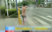 จีนผุดนวัตกรรมห้ามคนข้ามถนนผิดกฎจราจร