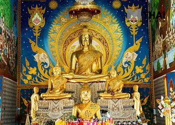 กราบขอพรหลวงพ่อเพชร หลวงพ่อพลอย อายุ 700 ปี  วัดสองพี่น้อง ปทุมธานี