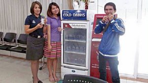 Khonkaen Police offers free drinks