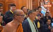 นายกฯ กราบสรีระสังขารหลวงปู่สรวง พร้อมร่วมพิธีเชิญว่าวเสริมสิริมงคล