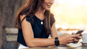 เป็นแฟนกันมา ปีกว่าล่ะ แต่ไม่กล้าคุยกับแฟนต่อหน้า