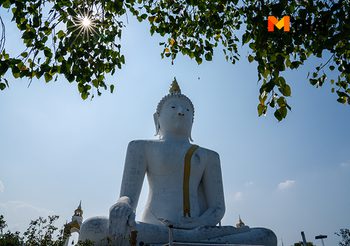 สักการะพระกะกุสันโธ วัดไผ่โรงวัว วัดดังสุพรรณบุรี