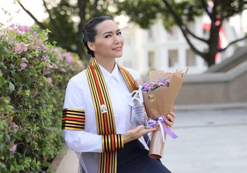 “ลอร่า ศศิธร”  คว้ารางวัล “พิธีกรสร้างสรรค์ออนไลน์ยอดเยี่ยม”จาก  SIAMRATH   ONLINE AWARD  และเตรียมรับพระราชทานปริญญาบัตร ปริญญาโท นำความรู้ต่อยอดงานเพื่อสังคม