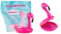 มองผ่านๆ นึกว่า ห่วงยางฟลามิงโก้ แต่ความจริงคือ ลิปบาล์มนะจ๊ะ