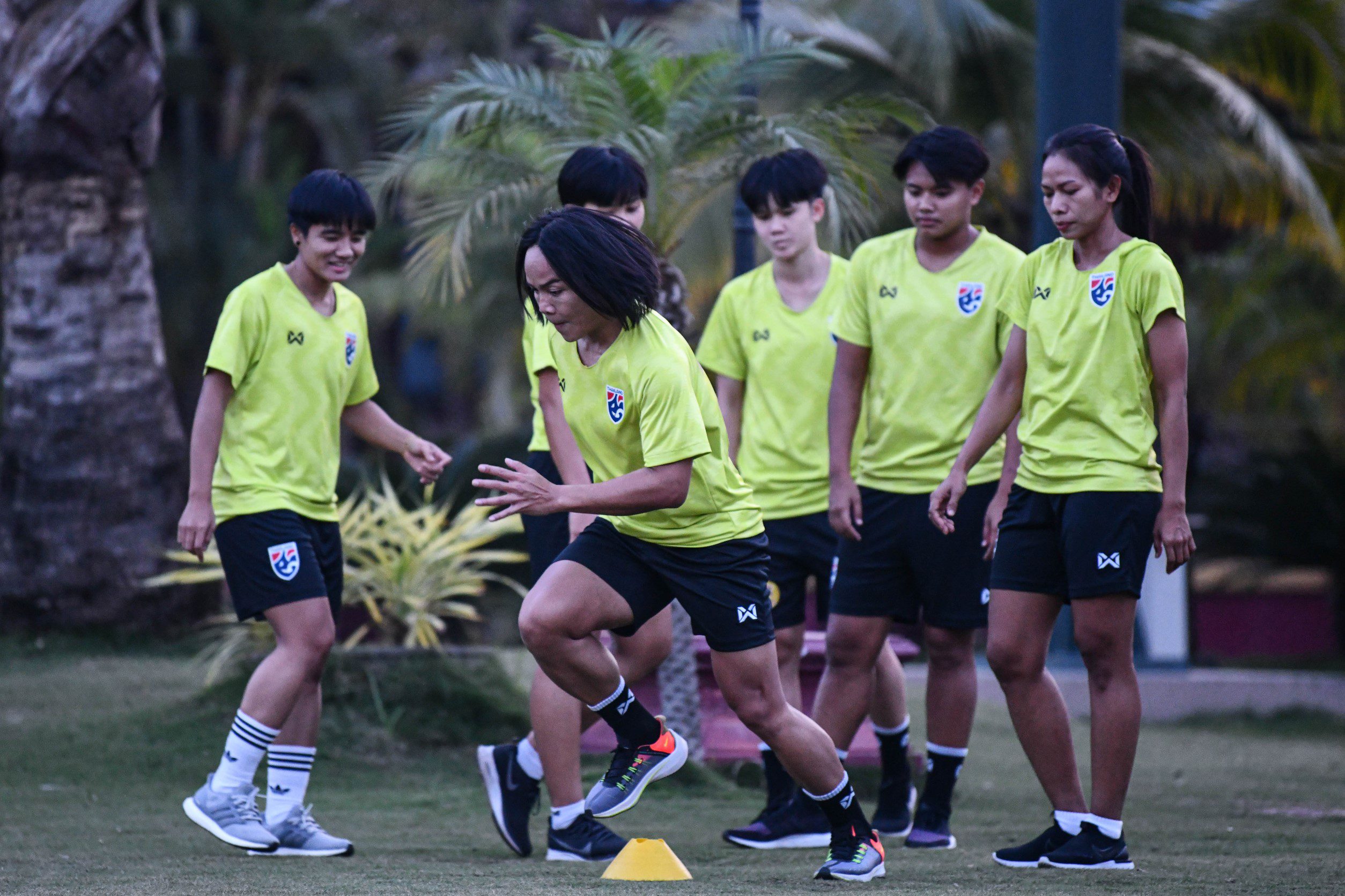 ฟุตบอลหญิงไทยพร้อมเผด็จศึกเมียนมาเกมอุ่นถิ่นหม่อง