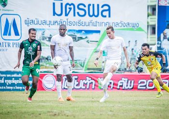 ‘ไมค์-สรรวัชญ์’ ซัด! ทรู แบงค็อก บุกเฉือน เมืองเลย 2-1 ลิ่วรอบ 8 โตโยต้า ลีกคัพ