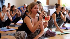 โยคะเบียร์ มาถึงไทยแล้ว บอกเลยคลาสนี้ไม่เน้นเมา แต่เน้นความสุนทรีย์