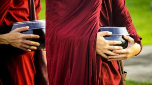 บทสวดถวายข้าวใส่บาตร