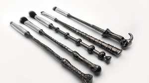 สาวกแฮร์รี่ต้องมีกรี้ด แปรงแต่งหน้า ไม้กายสิทธิ์ เสกหน้าสวยปิ๊งได้ไหมน๊า ?