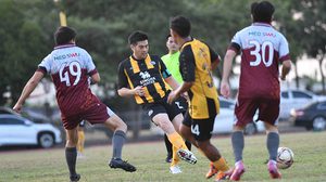 ทีมฟุตบอลสิงห์ออลสตาร์ ดวล ทีมแพทย์ มศว. หาทุนตรวจคัดกรองมะเร็งลำไส้