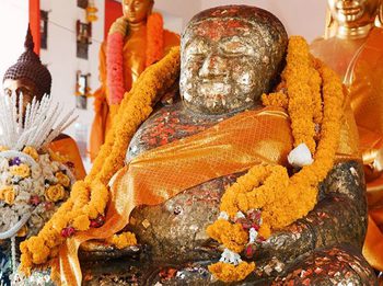 คาถาบูชาพระกัจจายน์ วัดสังข์กระจายวรวิหาร ขอพรโชคลาภ