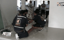 พนง.สาวถ่ายรูปพลัดตกอาคารเสียชีวิต