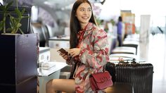 มิว นิษฐา Airport Look ก่อนร่วมพรมแดงงาน Valentino Daydream