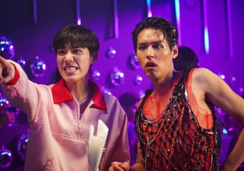 พีพี-บิวกิ้ว แจกซองแดง ส่งแรงกระแทกความฮา ‘ซองแดงแต่งผี’ 20 มีนาคมนี้ ในโรงภาพยนตร์