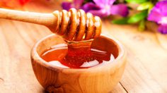 สูตรง่ายๆ พอกหน้าด้วยน้ำผึ้ง สวยใสไร้ริ้วรอย